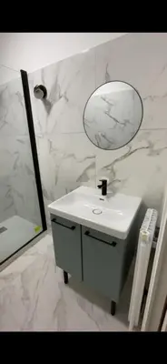 Salle de bains dans l'établissement Le Ptit Lyonnais, prox Tram T3, terrasse, moderne