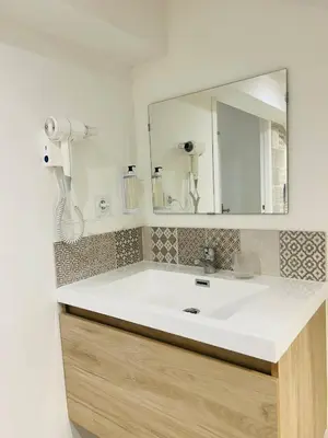 Salle de bains dans l'établissement Loft ROSALIE - Le Méridien #Parking #Lave-linge #Clim #Netflix