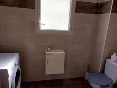 Salle de bains dans l'établissement MONTALIEU SEJOUR Maison Les Lys