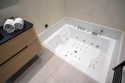 Plan de l'établissement Love Room Balneo Sauna Pierre Corneille !