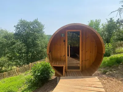 Jardin de l'établissement Huttopia Pays de Condrieu
