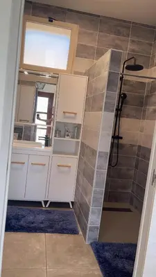Salle de bains dans l'établissement La maison du pilat