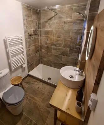 Salle de bains dans l'établissement Gîte Le Petit Velours