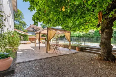 Jardin de l'établissement La Cloche - Family house with pool ang garden
