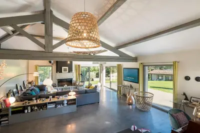 Coin salon dans l'établissement La Belle Etoile - Convivial house with a relaxed holiday atmosphere