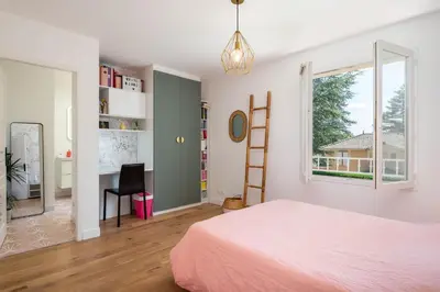 Un ou plusieurs lits dans un hébergement de l'établissement La Saulière - Family house with zen and trendy decoration