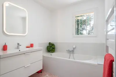 Salle de bains dans l'établissement La Saulière - Family house with zen and trendy decoration