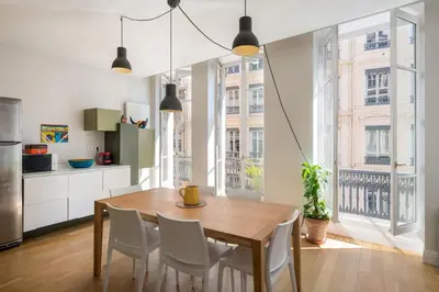Cuisine ou kitchenette dans l'établissement Le Trompettiste - Newly refurbished flat