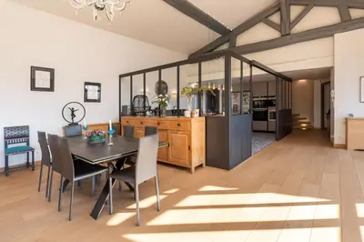 Coin salon dans l'établissement Les Voutes - Beautiful property with swimming pool