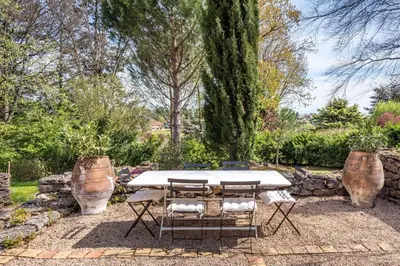 Jardin de l'établissement L'atelier - Charming House with swimming pool and garden