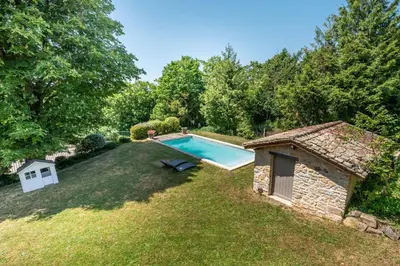 Piscine de l'établissement Le Mas - House with swimming pool in a privileged environment ou située à proximité