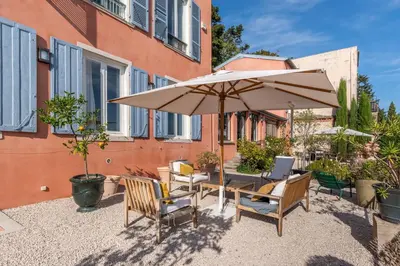 Terrasse ou espace extérieur de l'établissement La vue - Charming house with a pool garden and amazing view