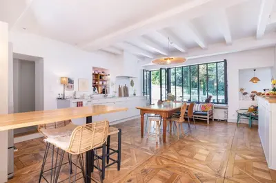 Coin salon dans l'établissement Maison Ré - chic and relaxed house with pool and garden