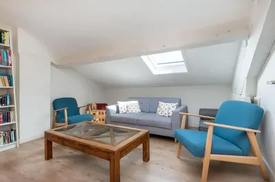 Coin salon dans l'établissement Villa les Roses - House with swimming pool and garden