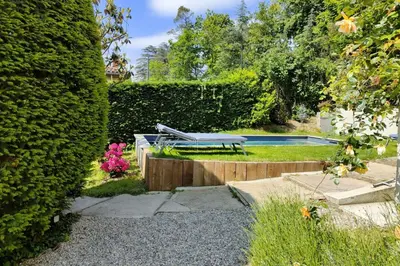 Piscine de l'établissement Villa les Roses - House with swimming pool and garden ou située à proximité
