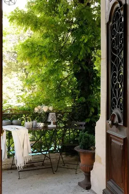 Jardin de l'établissement Le Manoir Amazing Hotel Particulier with garden and pool