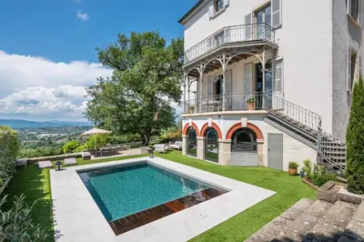 Piscine de l'établissement Volange - Homely house with pool garden and amazing view ou située à proximité