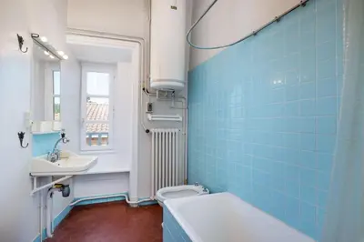 Salle de bains dans l'établissement Le Parc - Estate with swimming pool in a park