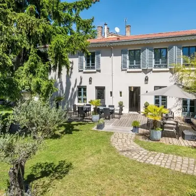 Le Cèdre du Liban -Urban chic house in the city