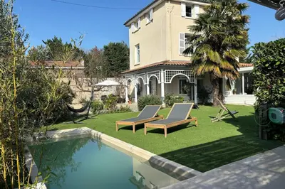 Piscine de l'établissement Louisiane- House with swimming pool ou située à proximité
