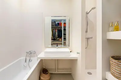Salle de bains dans l'établissement L'Authentique - Appartement en coeur de ville