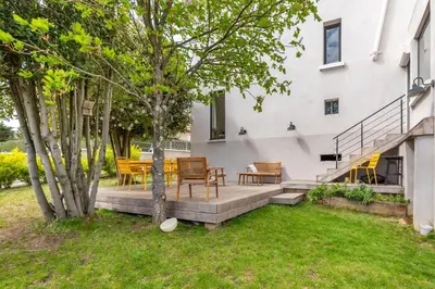 Jardin de l'établissement Le Marronnier - charming house with swimming pool