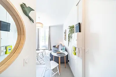 Coin salon dans l'établissement Le Petit Clément - Charmant et Cosy