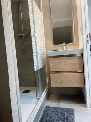 Salle de bains dans l'établissement Studio Cosy Proche Centre Ville