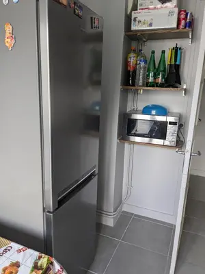 Cuisine ou kitchenette dans l'établissement chambre a2