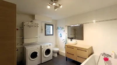 Salle de bains dans l'établissement Grande maison famille proche de Lyon