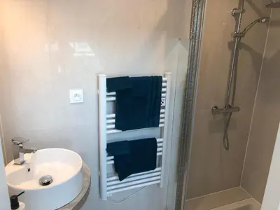 Salle de bains dans l'établissement la cerisiere