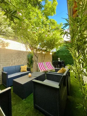 Jardin de l'établissement BnGo I Maison Terracotta I Jardin, Garage, 3 chambres, 9 personnes