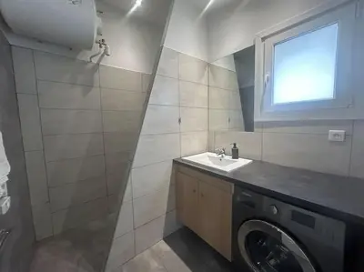 Salle de bains dans l'établissement maison proche du Groupama Stadium