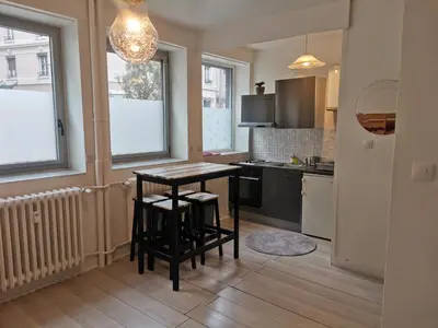Cuisine ou kitchenette dans l'établissement Studio Cours Emile Zola Métro République