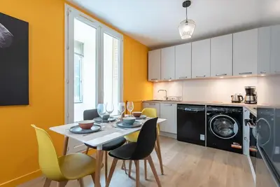 Cuisine ou kitchenette dans l'établissement Appartement rénové pour 6 avec parking