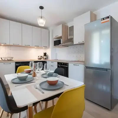 Appartement rénové pour 6 avec parking