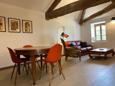 Coin salon dans l'établissement Château Frontonas gîte ferme