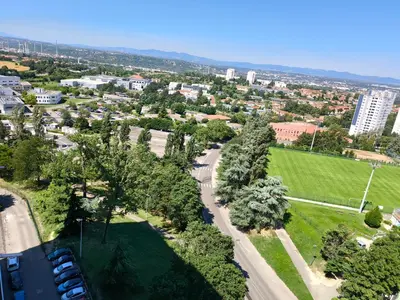 Vue panoramique sur l'établissement Chambres privées