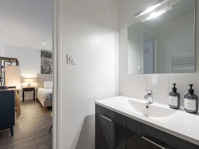 Salle de bains dans l'établissement Secret Caché de Valmy