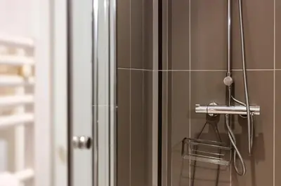Salle de bains dans l'établissement All in Lyon | Grand T3 esprit loft – Central