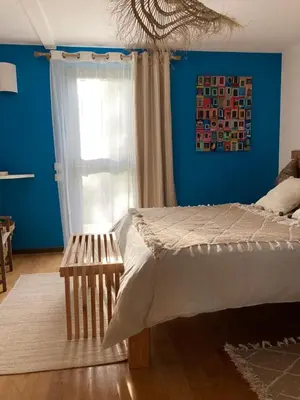 Un ou plusieurs lits dans un hébergement de l'établissement Une chambre d'hôte dans les bois