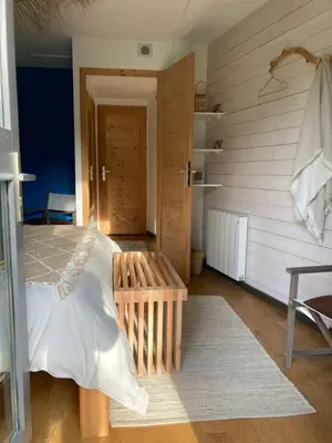 Un ou plusieurs lits dans un hébergement de l'établissement Une chambre d'hôte dans les bois