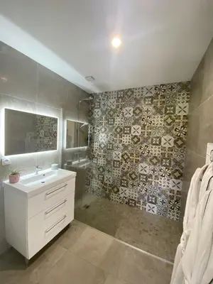 Salle de bains dans l'établissement Gîte de Chamelet - Nature et tranquillité