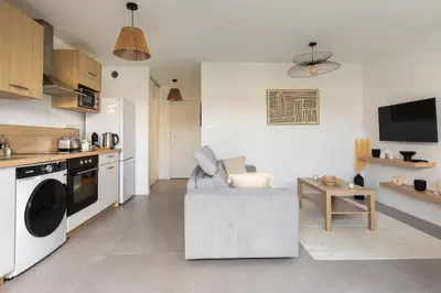 Cuisine ou kitchenette dans l'établissement Douceur de Vivre Urbaine Jonage GROUPAMA STADIUM - ARENA - LYON AEROPORT SAINT EXUPERY - EUREXPO