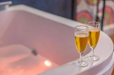 Boissons dans l'établissement Design et Pop avec balnéo