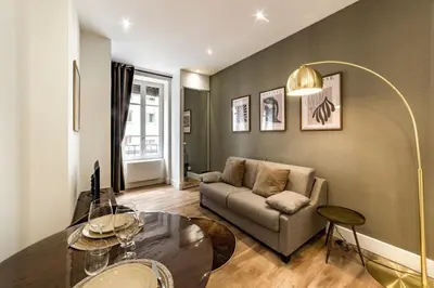 Coin salon dans l'établissement All in Lyon | Studio fonctionnel–Gratte-Ciel