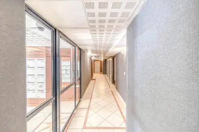 Plan de l'établissement Large bright apartment with balcony Villeurbanne
