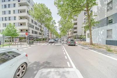 Plan de l'établissement Large bright apartment with balcony Villeurbanne