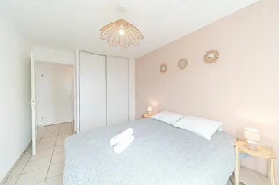 Plan de l'établissement Large bright apartment with balcony Villeurbanne