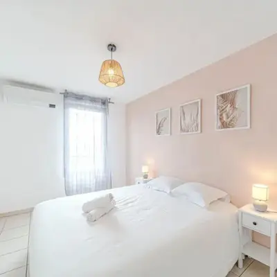 Large bright apartment with balcony Villeurbanne